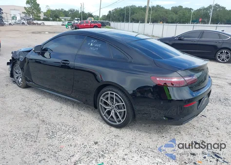 2022 Mercedes-Benz E 450 z USA, uszkodzony, nr VIN W1K1J5JB2NF176511